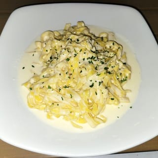 Fettuccine Alfredo Entree